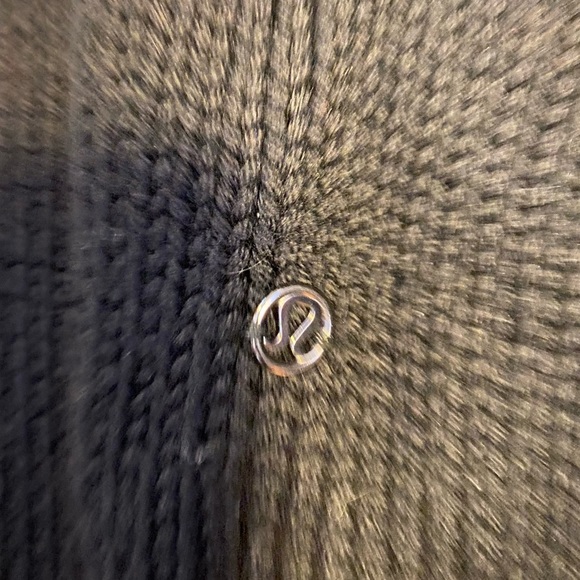 Size 6 Lululemon black sweater - Picture 6 of 8